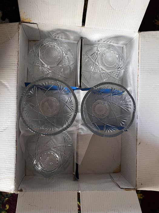 Продам посуду,банки все за 100000