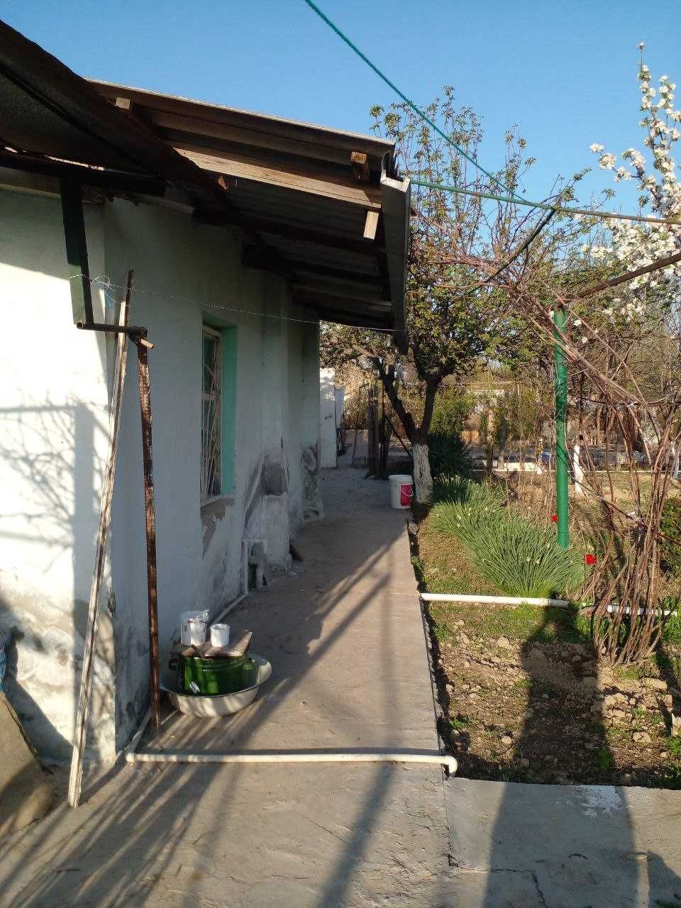 Продаю дачу,два участка по 6 соток,дом хоз постройки,плодовые деревья.