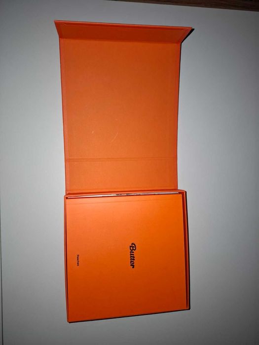 BTS албуми + гривна