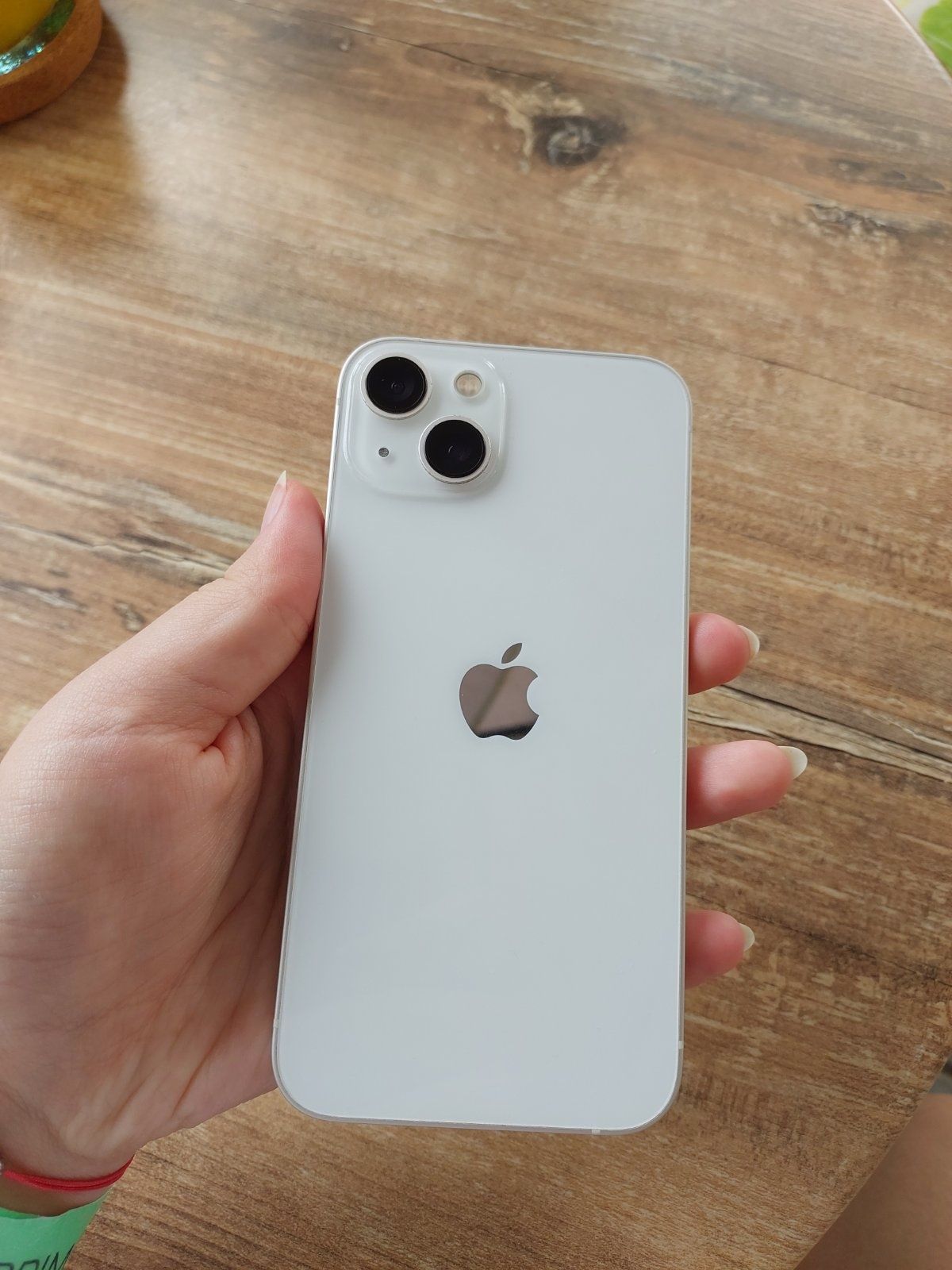 iPhone 13 с подарък 15 калъфки