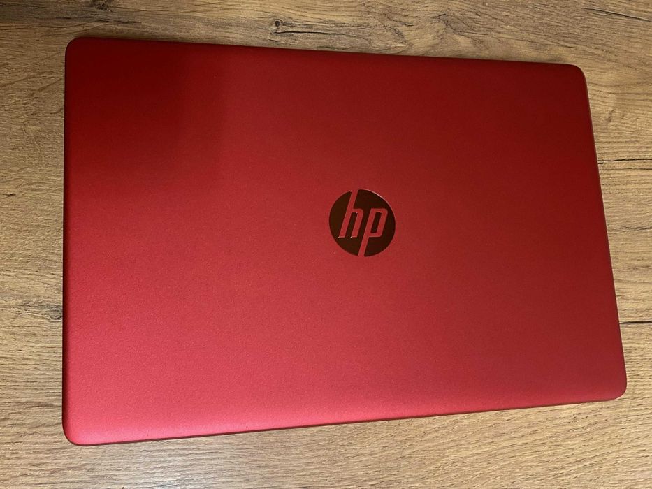 Laptop HP 15,6 inch  Red Slim Aspect impecabil