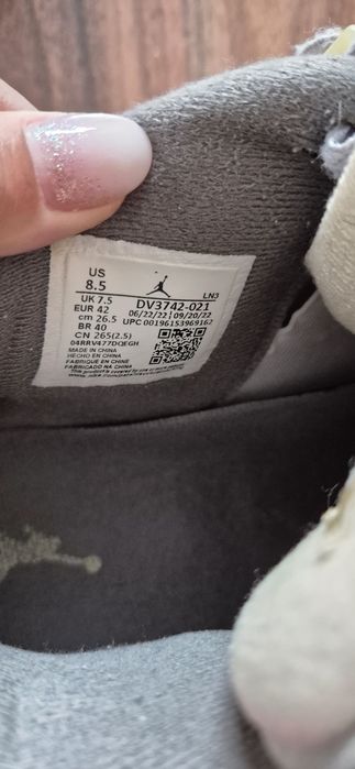 Adidași AIR JORDAN 4 Retro SE Craft Photon Dust, mas 42