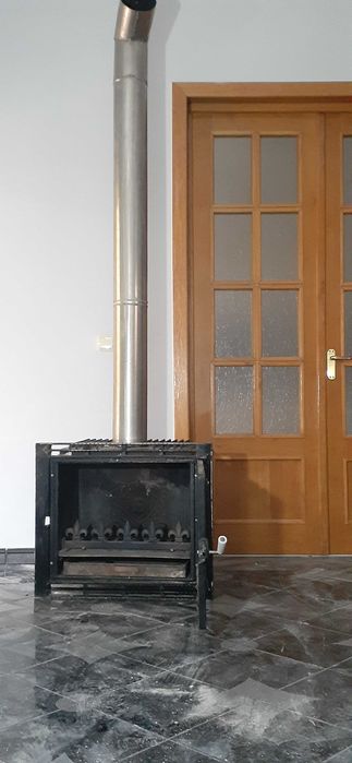 Camin pe lemne ,practic nefolosit,livrare...