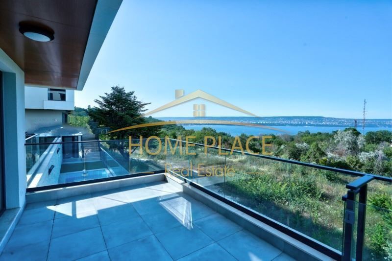 Дава се под наем Двустаен апартамент в Варна, Галата - 65 кв.м за 561 € - Снимка #3