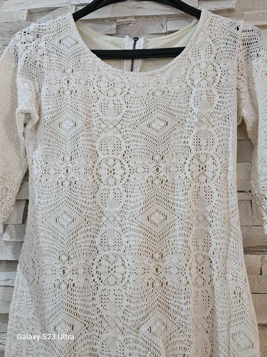 Бяла къса плетена рокличка