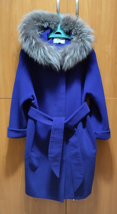 Продам женское пальто.