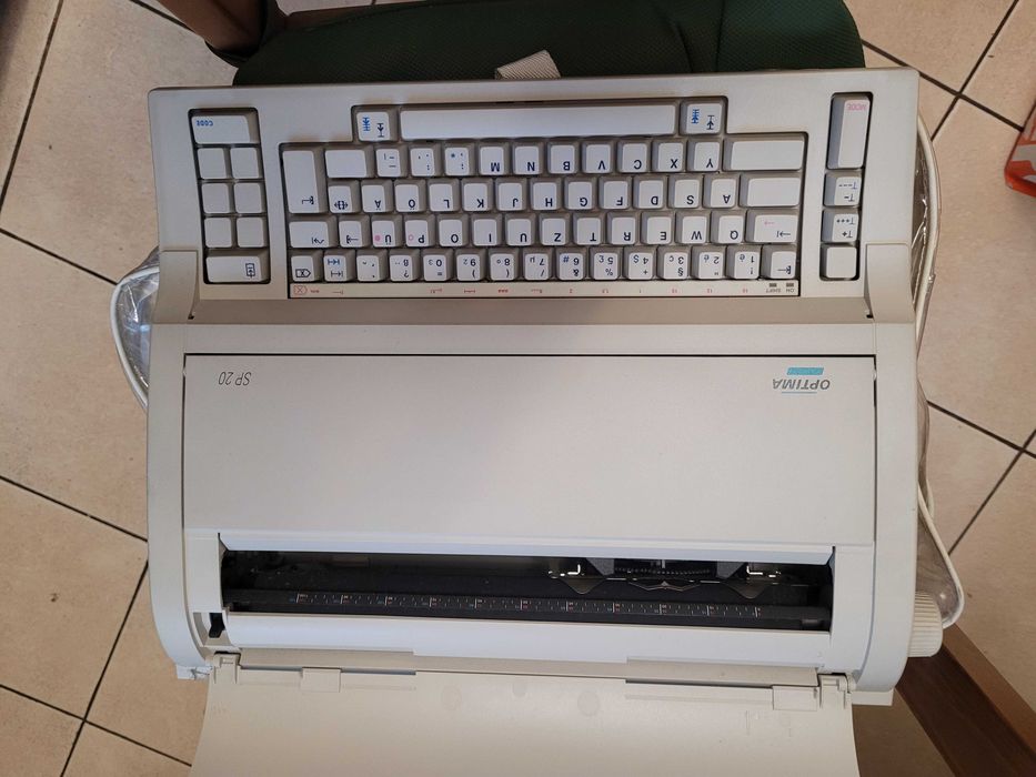masina de scris electrica