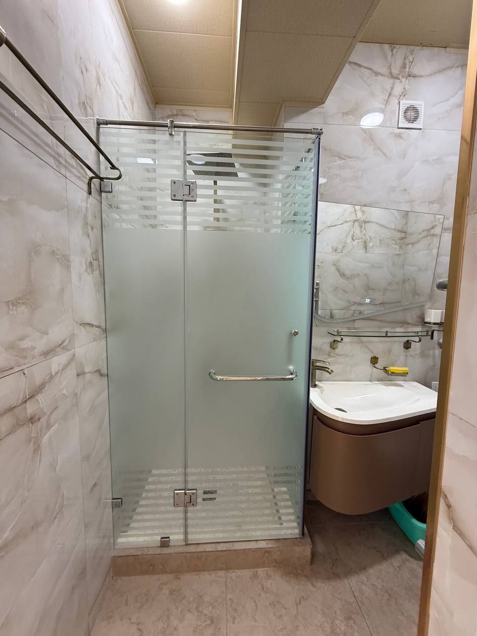 Срочно продается квартира Ойбек метро ориентир: сзаде Шох мед центр
Ой