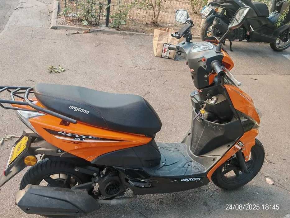 Închiriez scuter cu sau fara permis,50CC,125 CC cu carteRAR , Glovo