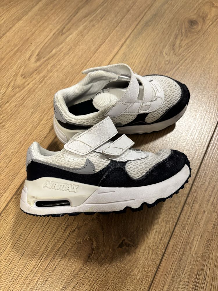 Маратонки Nike размер 26 и 27