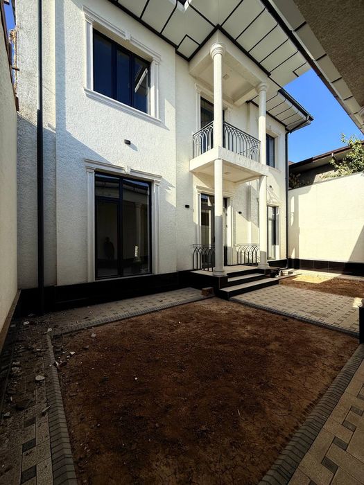 Продаётся Участок в Хасанбае в городе 2,4  сотки 8 комнат с кадастром