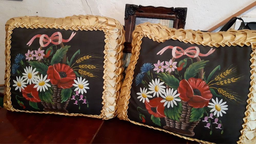 Perne decorative(stil vechi) in stare perfecta !!