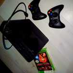 Xbox 360 plus 4 jocuri
