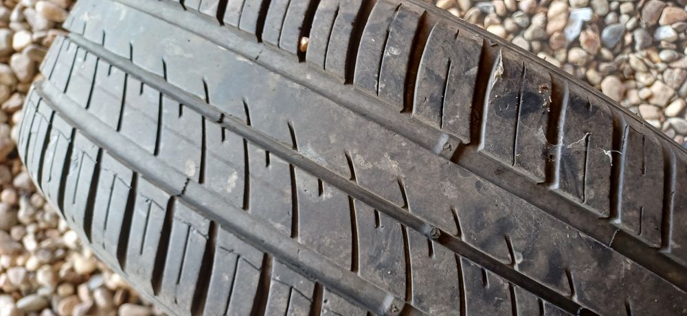 Cauciucului de vînzare  umflate cu jenti  cu  tot 185 .65  .14