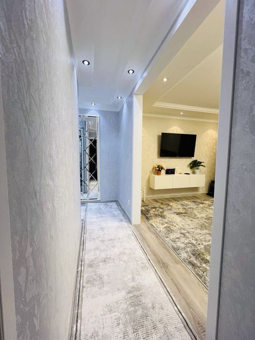 Квартира ижарага берилади.Манзил азиз бозор