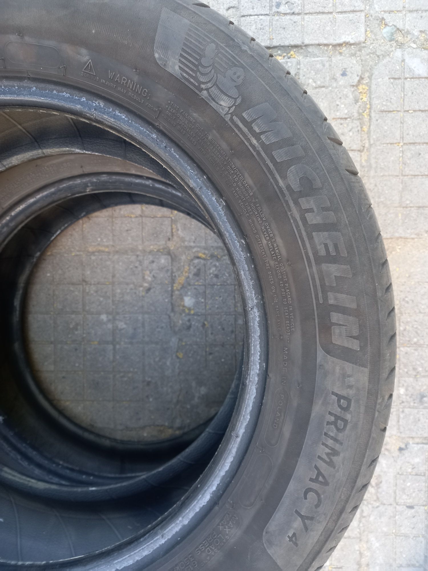 2 броя гуми michelin 0922