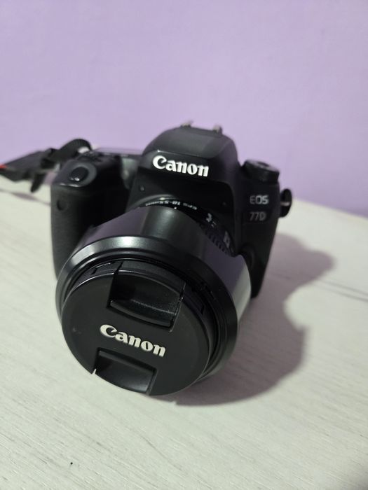 Фотоапарати Canon 77d и Sony A6400