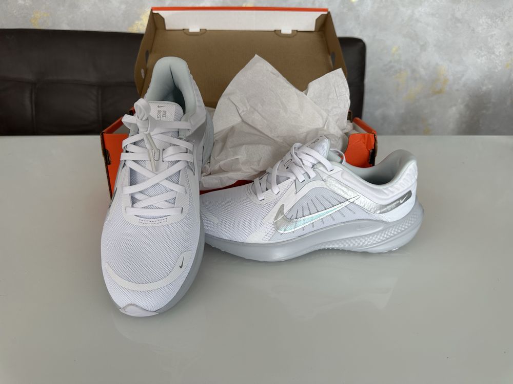 Обувки Nike Quest 5 est 1972