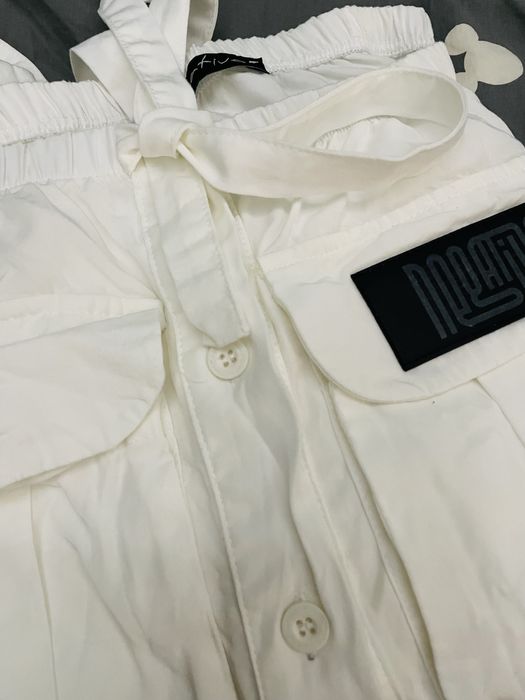 Бяла дамска риза  Negative