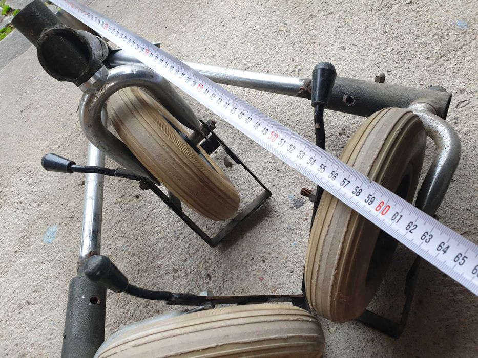 Сгъваема стойка на колела за статив