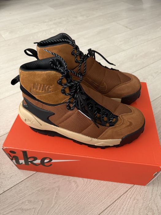 Nike sacai magmascape