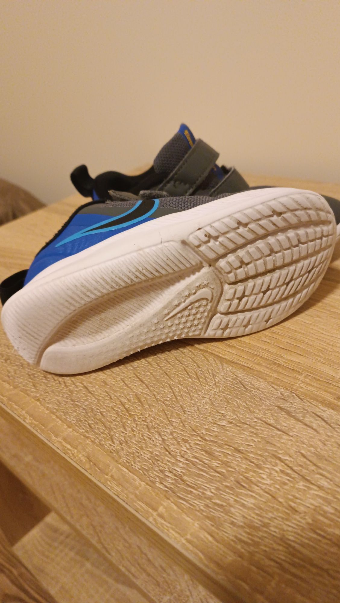 Маратонки Nike 25