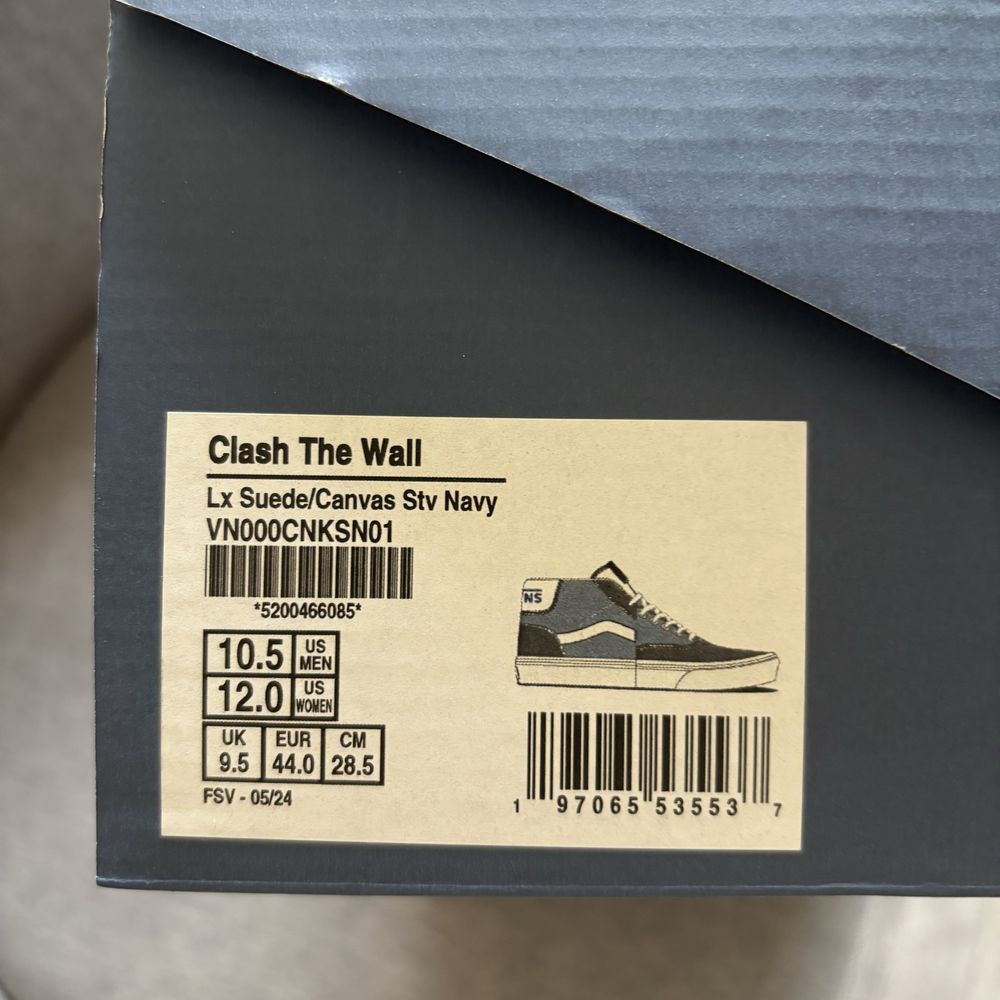 Оригинални Vans Clash The Wall