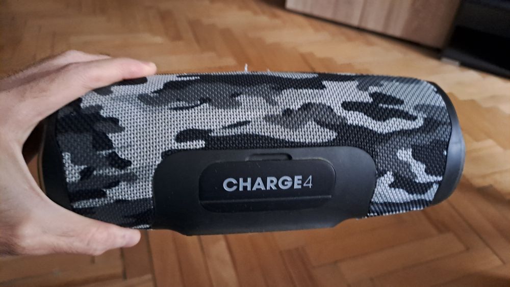 Оригинална колонка jbl charge 4