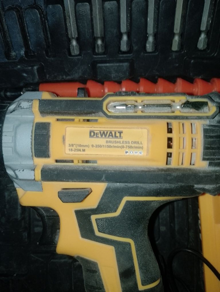 Шуруповёрт Dewalt 48V