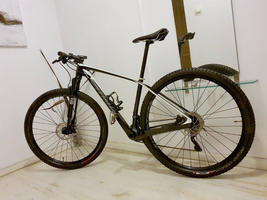 Fara schimburi - Bicicleta NOUA CARBON - SPECIALIZED 29"