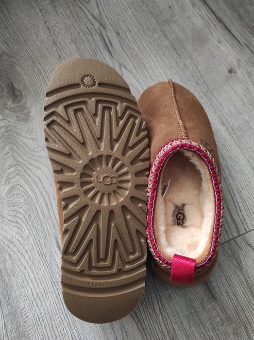 Vand Ugg marimea 38