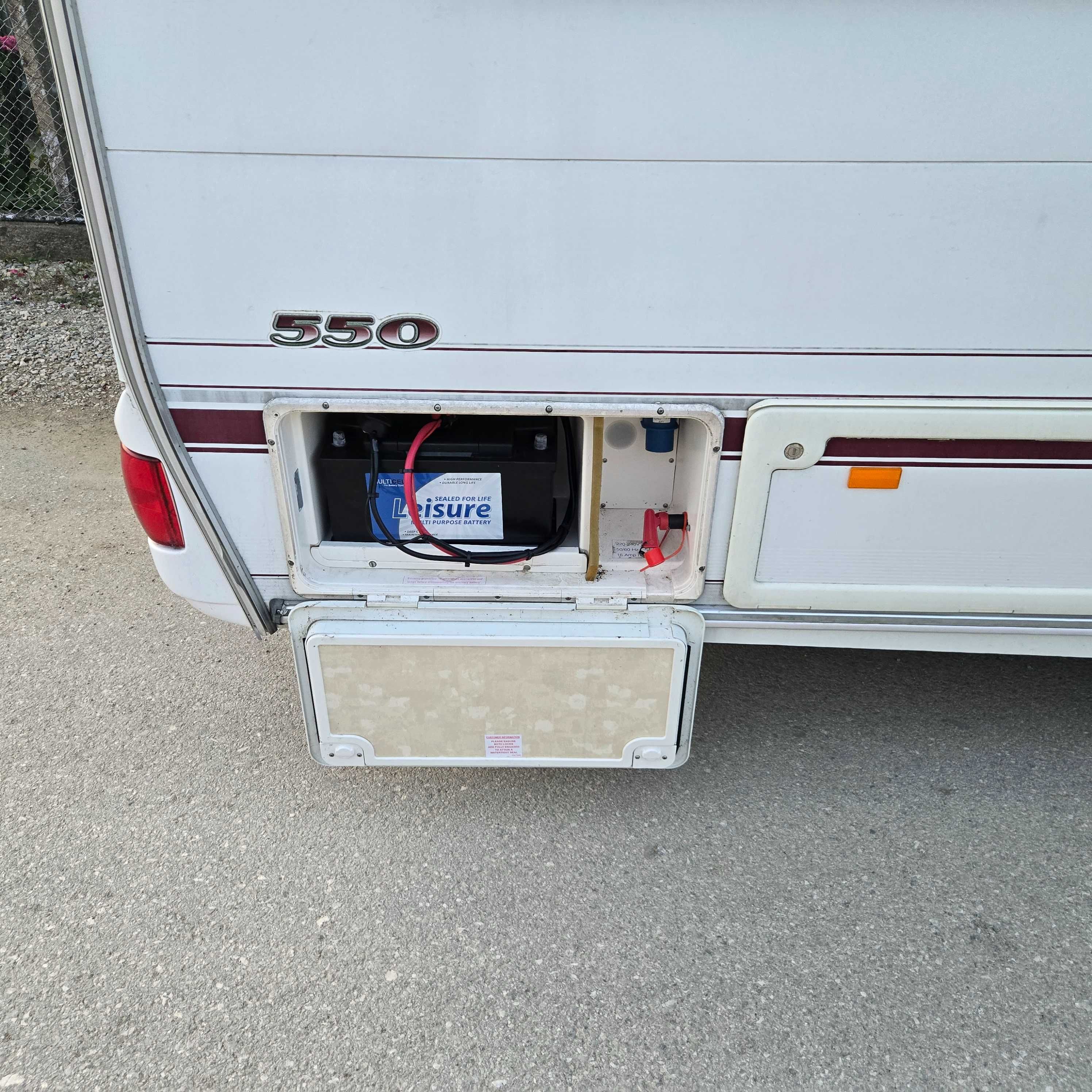 Каравана SWIFT CARISMA 550 4-5 спални места