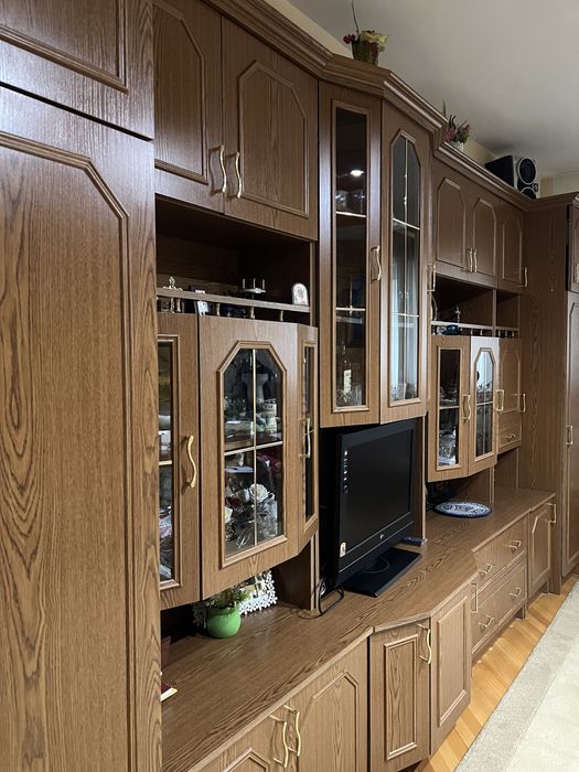 Mobila living  cu vitrina