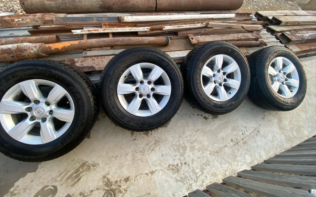 Оригинал диски с шинами от Тайота прадо 155