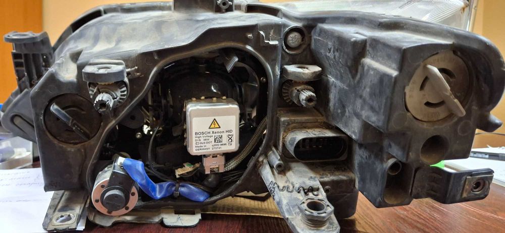 Десен фар за сеат ибиза 2010 ксенон