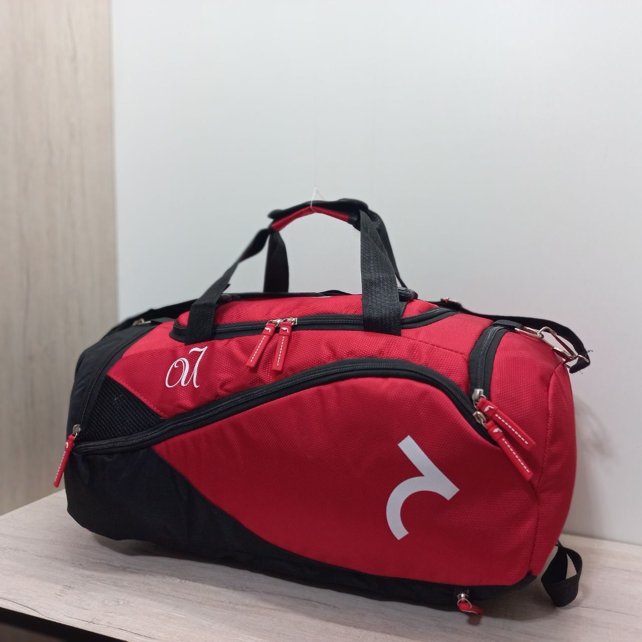 Спортивная сумка рюкзак 3в1. No:633

Размеры:
Длина 54см;
Ширина 24см;