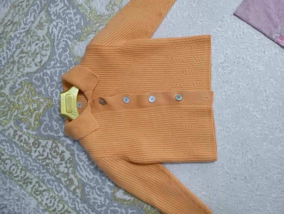 Женская кофта,размер М, тёплая