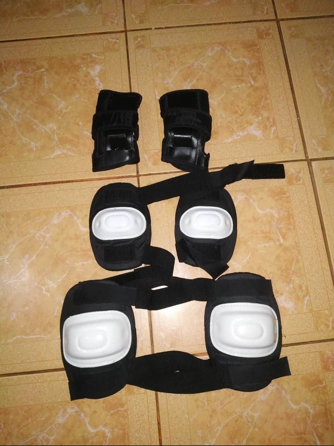Genunchere aparatori