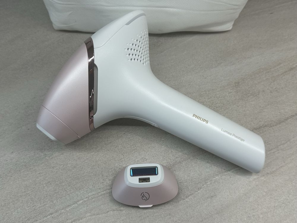 Фотоепилатор Philips Lumea BRI950/00