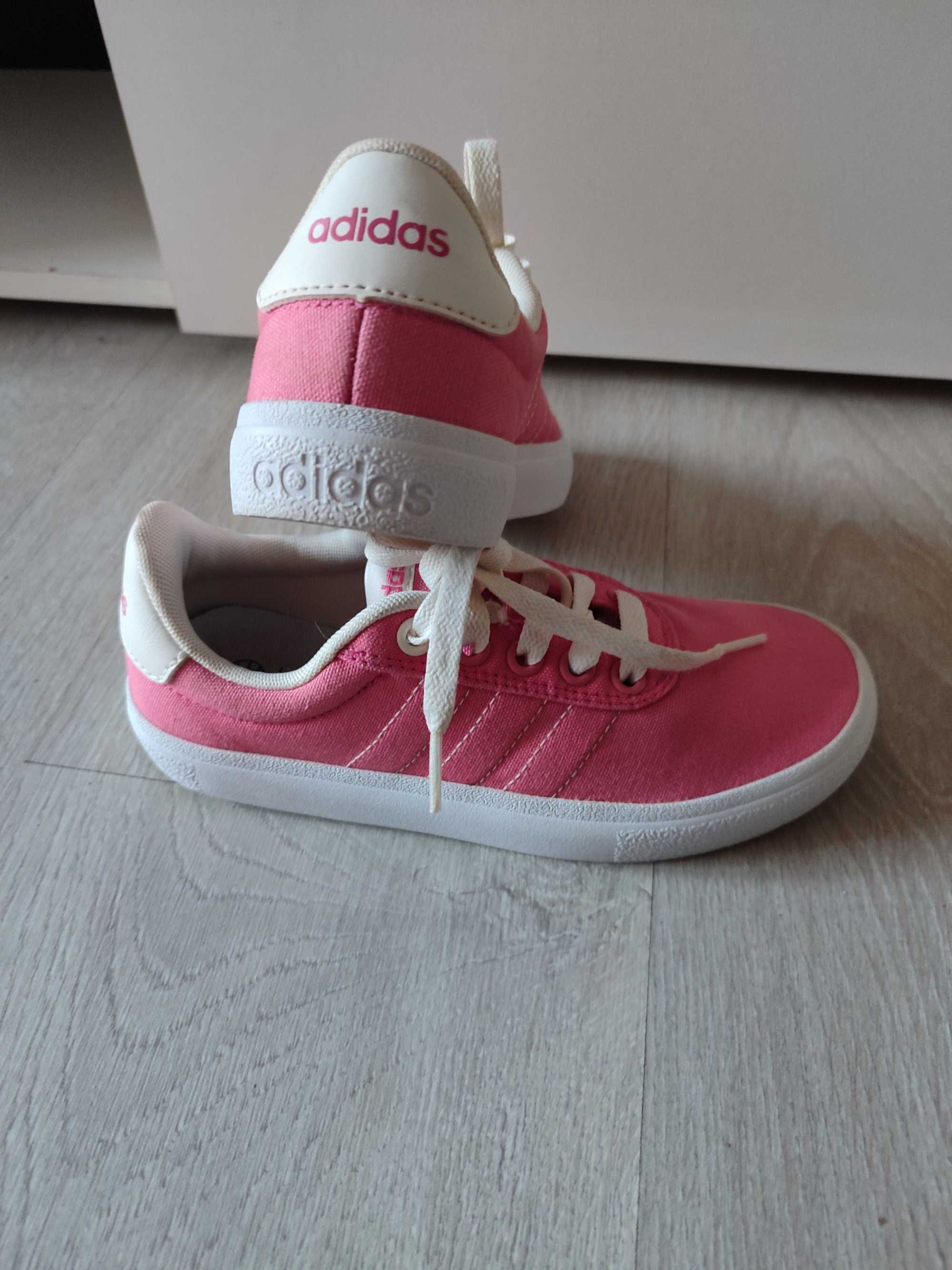 Маратонки adidas