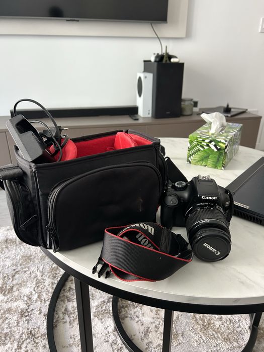 Aparat foto dslr canon eos 1100d cu obiectiv kit