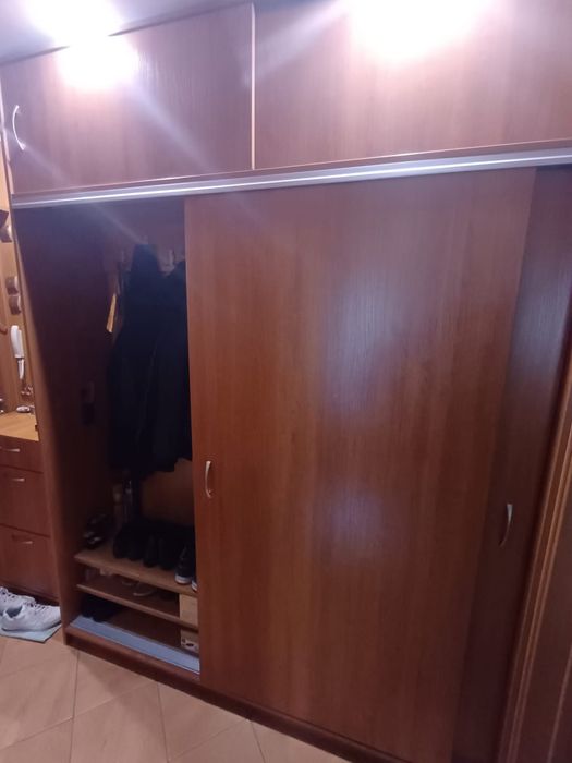 Гардеробный шкаф и обувная полка