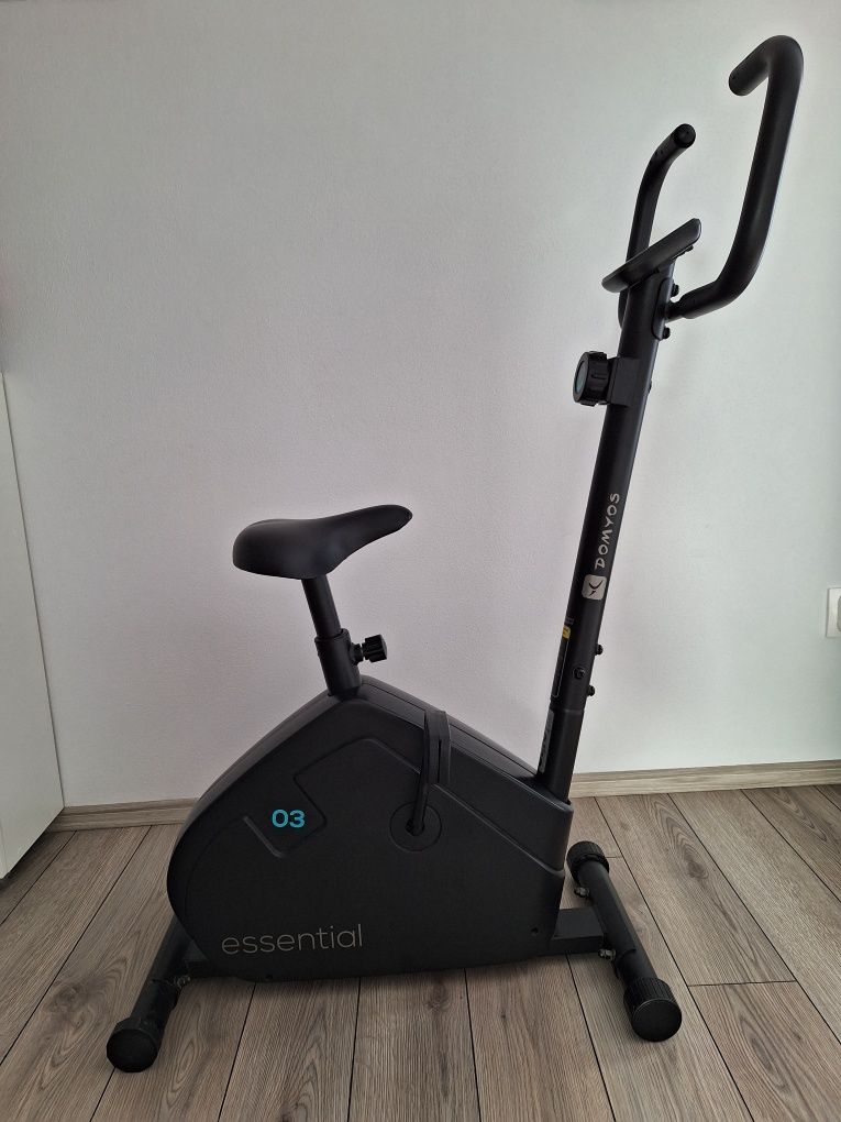 Vând bicicleta fitness