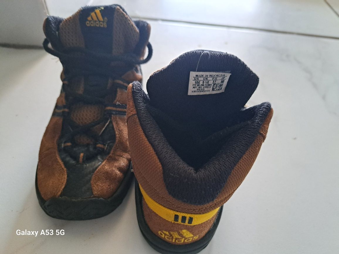 Ghete adidas piele întoarsă nr 27