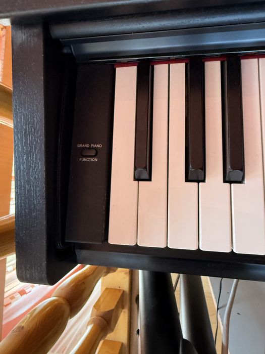 Vand pian electric yamaha