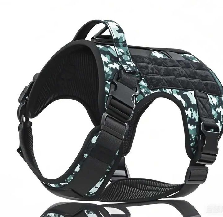 Камофлажен нагръдник за куче