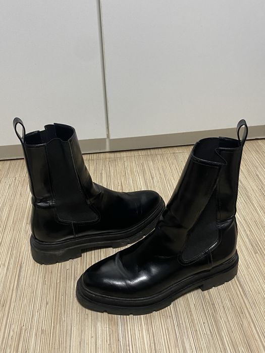 Зимни боти от Зара