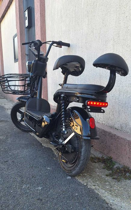 Scuter electric Nou LCD boxe li-ion viteza 50 km trotineta electrica