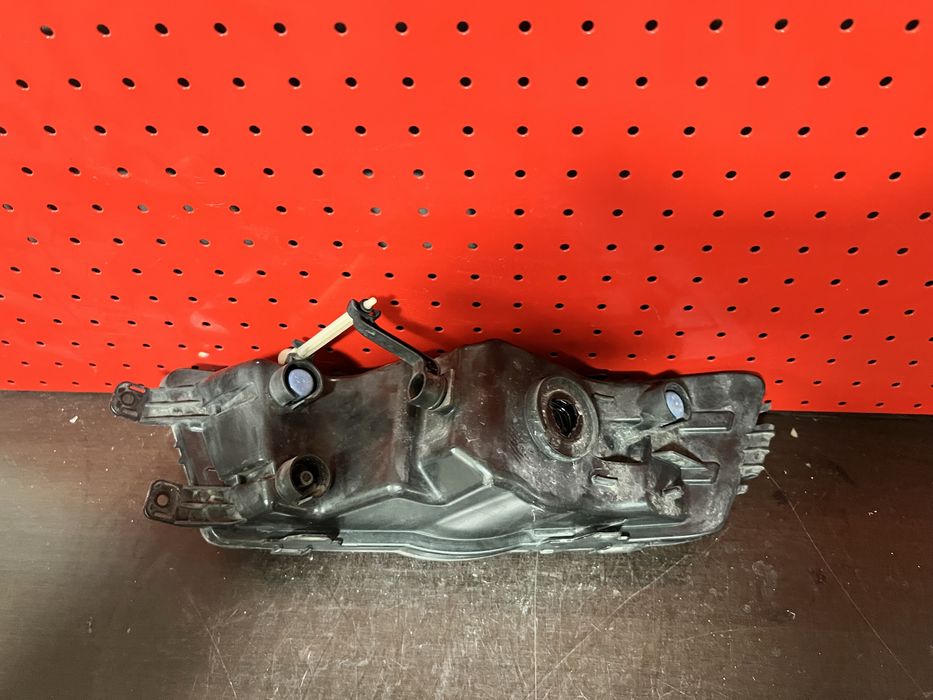 Proiector ceata dreapta Skoda Rapid an 2012-2017