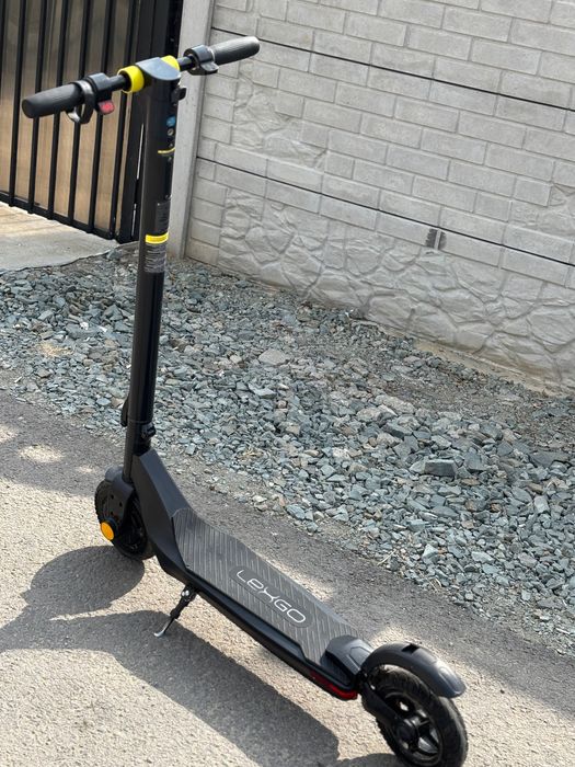 Vând trotinetă electrică